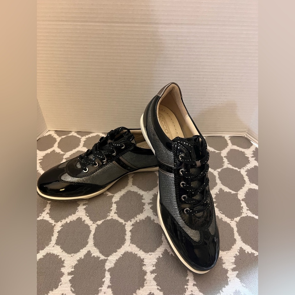 Ecco NWOT Black Gray Hydra Max Women's Golf Sneakers US 9-9.5 EU 40 activewear